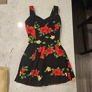 Royal Hawaiian Creations Custom Tailored Medium